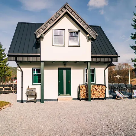 Skowronek Lodge *