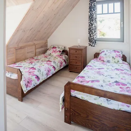 Skowronek 山林小屋 *